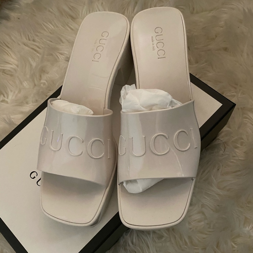 New Never Worn 100%Authentic Gucci Women Slides